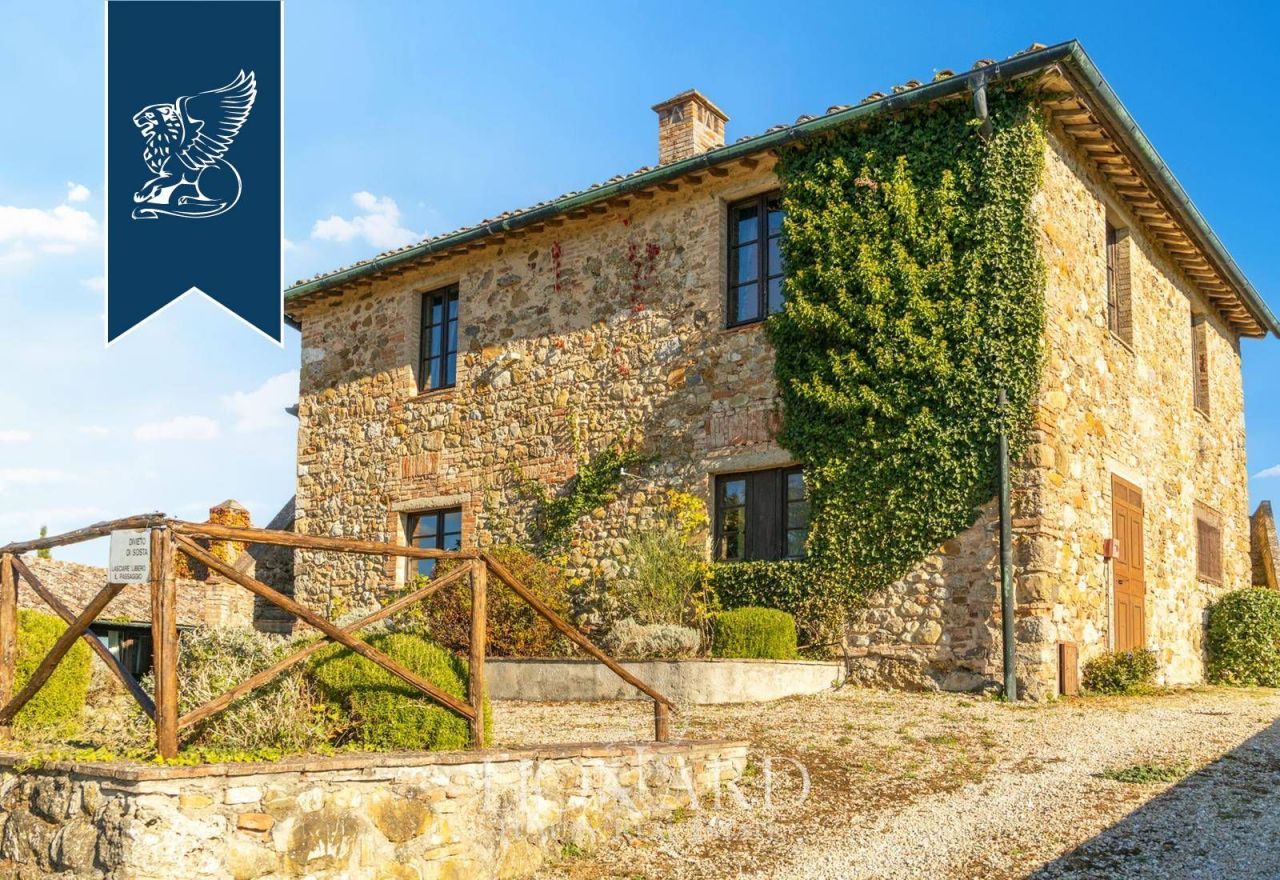 Farm in Siena, Italy, 900 m² - picture 9