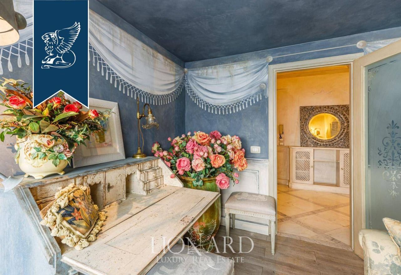 Apartment in Florence, Italy, 168 m² - picture 11