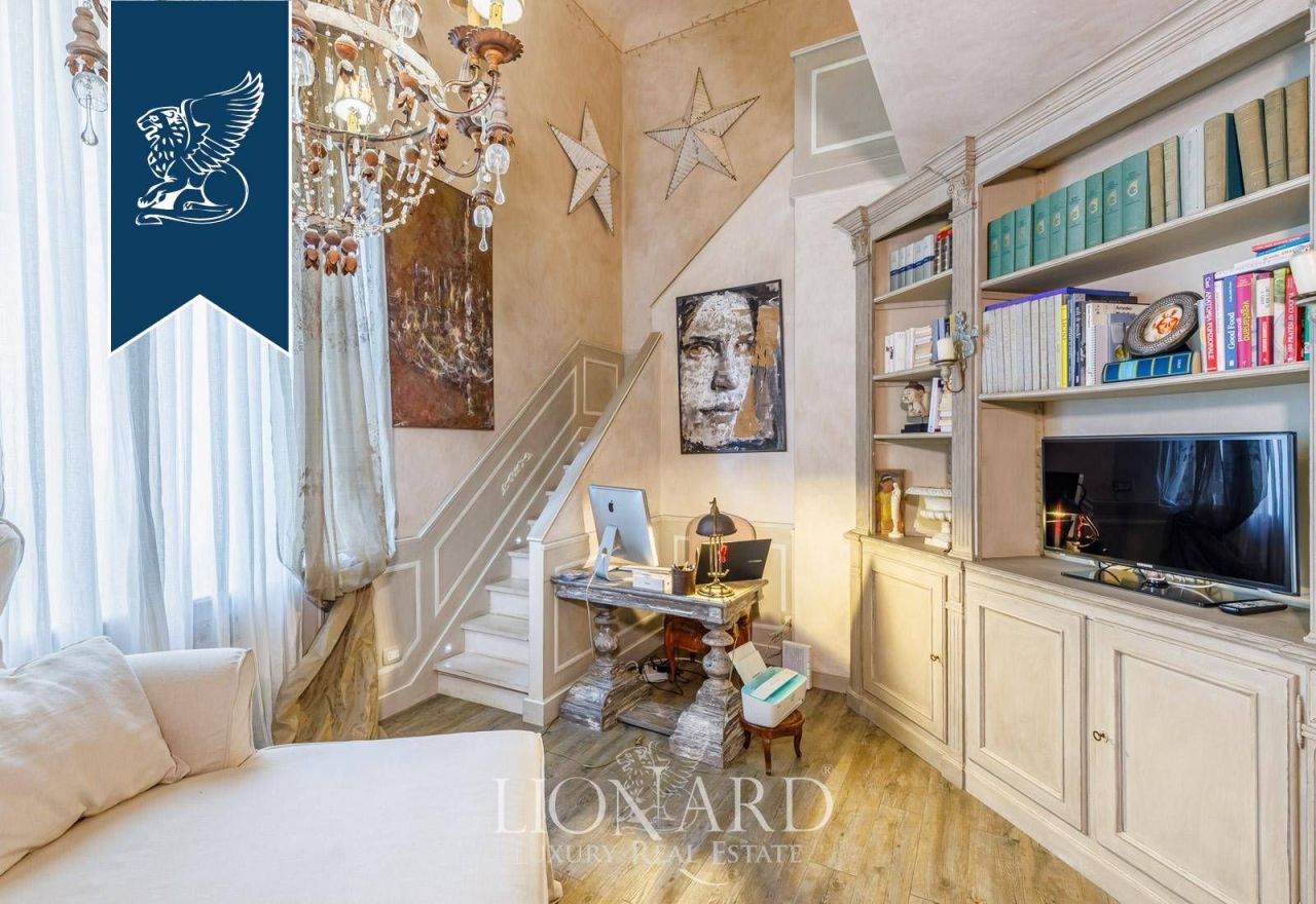 Apartment in Florence, Italy, 168 m² - picture 17