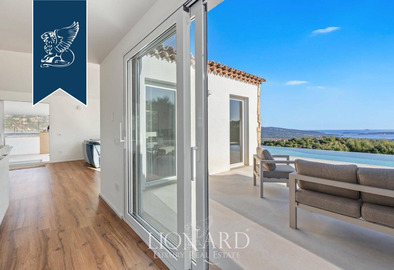 Villa in Olbia, Italien, 300 m² - Foto 17