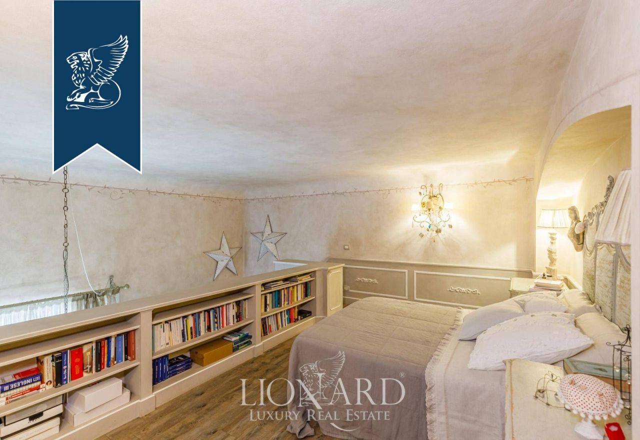 Apartment in Florence, Italy, 168 m² - picture 19