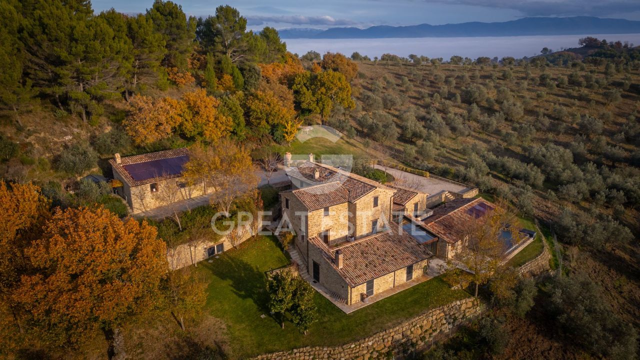 House in Cannara, Italy, 465.05 m² - picture 4