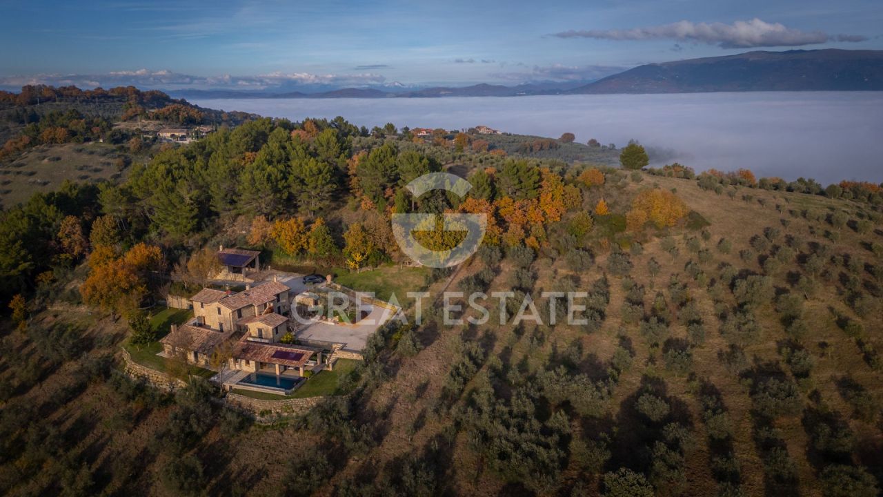 House in Cannara, Italy, 465.05 m² - picture 6