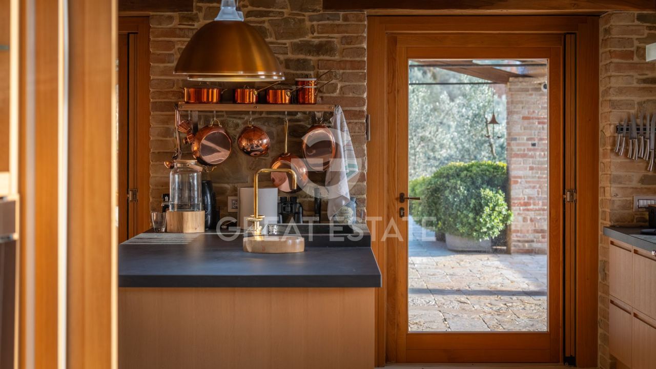 House in Cannara, Italy, 465.05 m² - picture 10