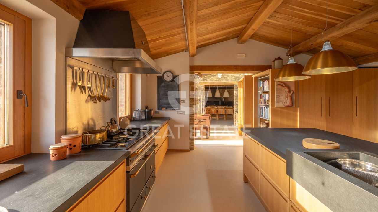 House in Cannara, Italy, 465.05 m² - picture 14