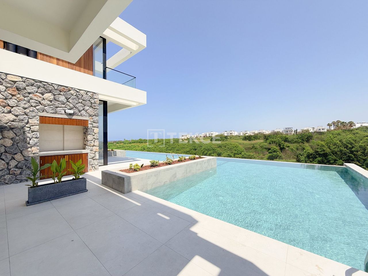 Villa en Kyrenia, Chipre, 142 m² - imagen 1