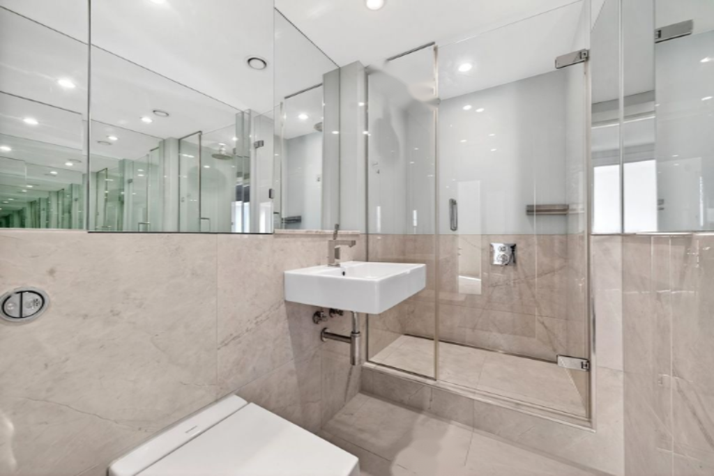 Flat in London, United Kingdom, 81 m² - picture 3