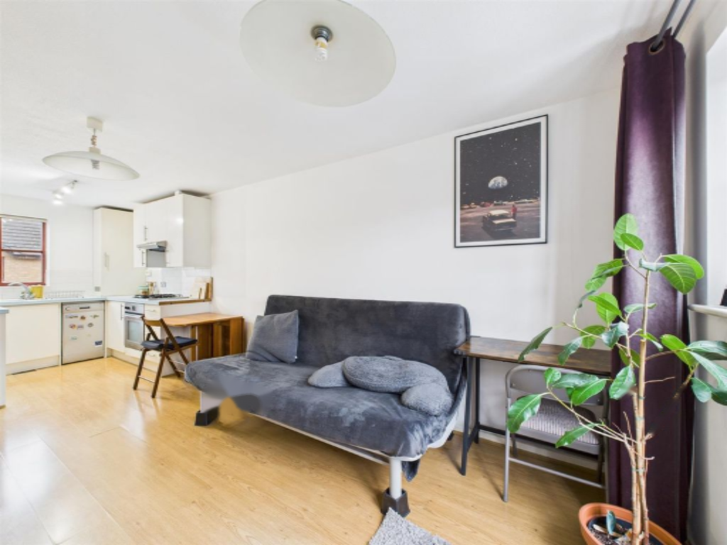 Flat in London, United Kingdom, 39 m² - picture 3