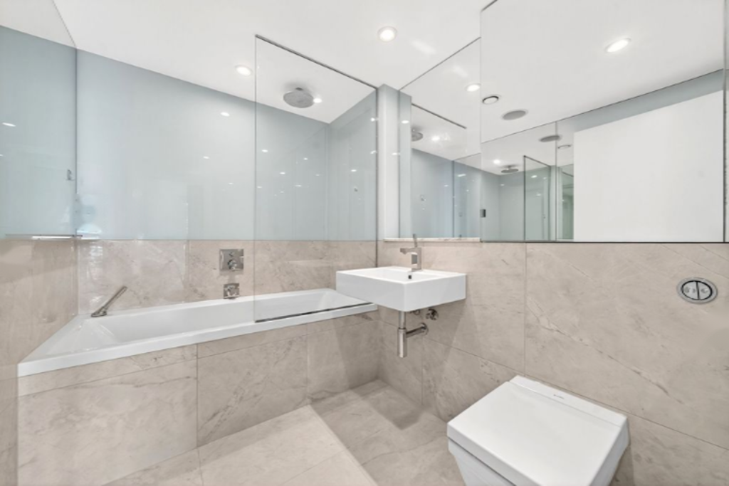 Flat in London, United Kingdom, 81 m² - picture 13