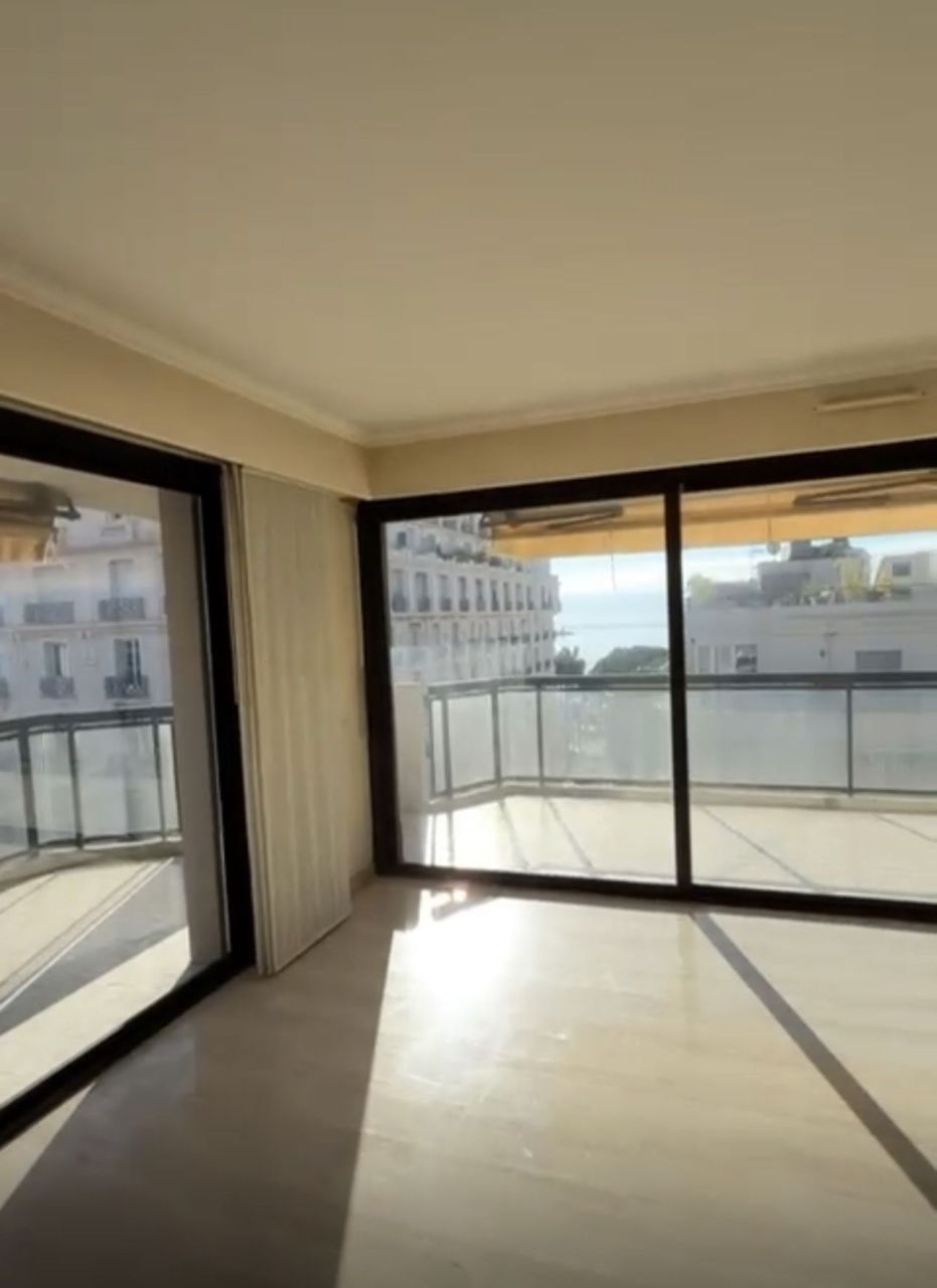 Apartment in Cannes, France, 117 m² - picture 2