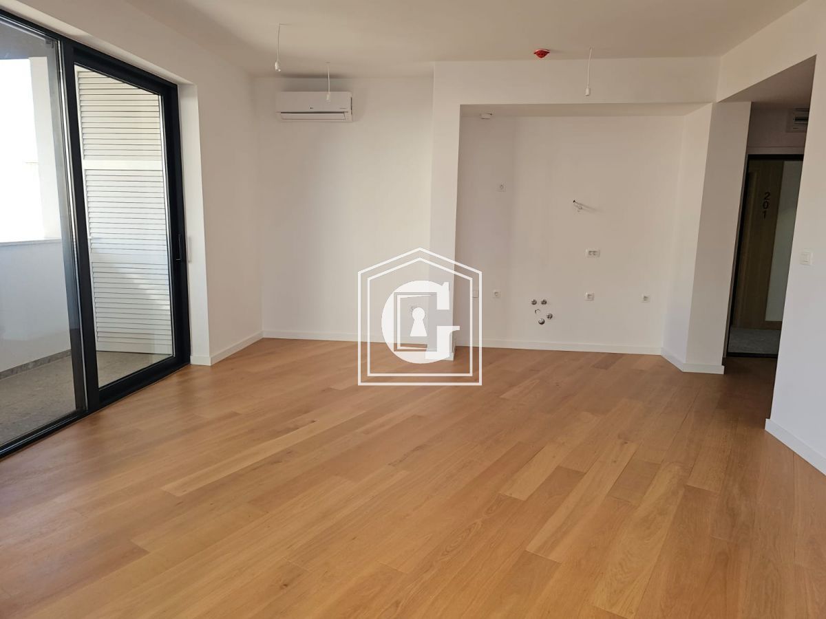 Apartment in Becici, Montenegro, 66 m² - picture 3