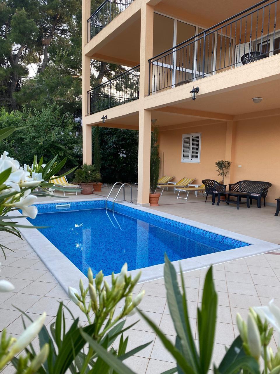 Hotel en Luštica, Montenegro, 388 m² - imagen 1