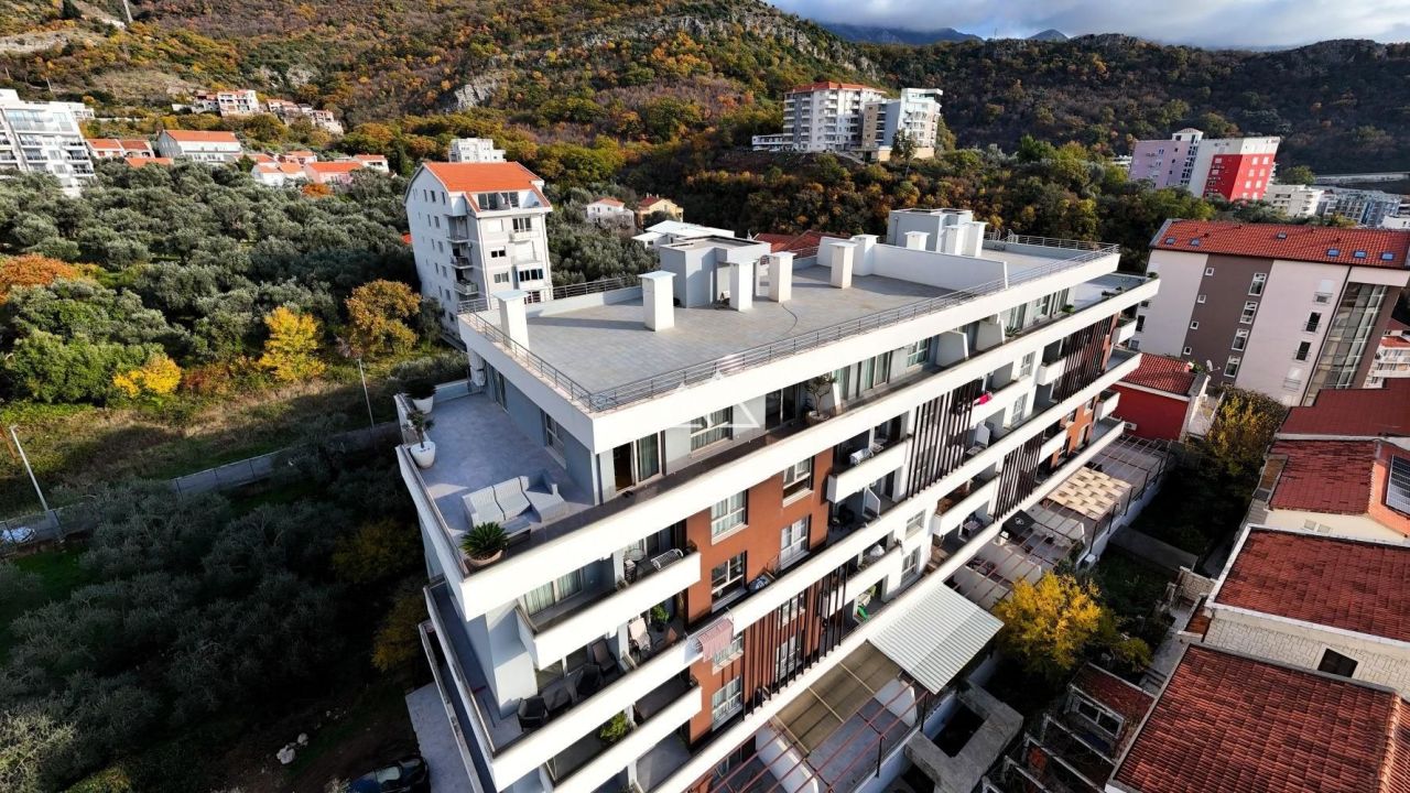 Apartment in Becici, Montenegro, 104 m² - picture 18