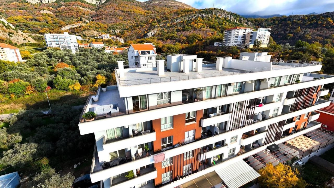 Apartment in Becici, Montenegro, 104 m² - picture 19