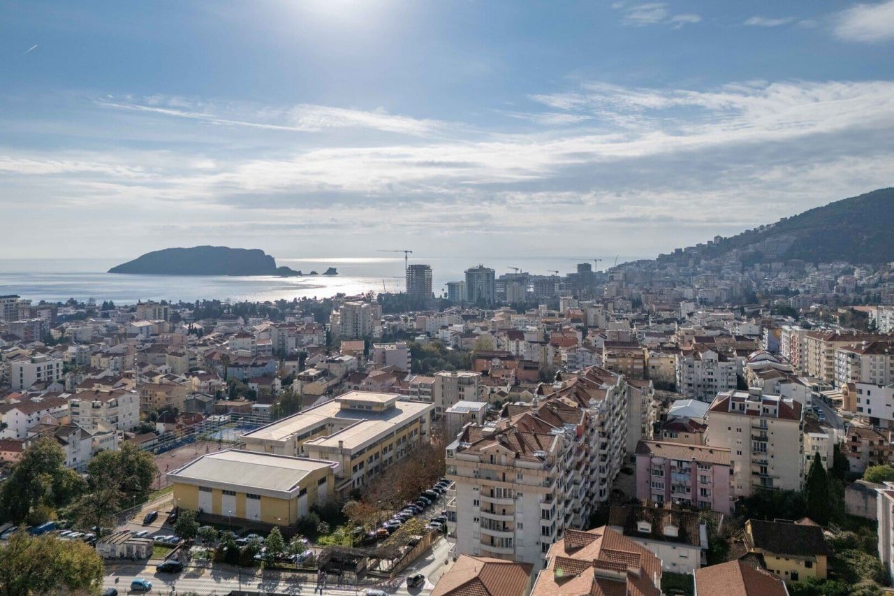 Apartamento en Budva, Montenegro, 78 m² - imagen 1