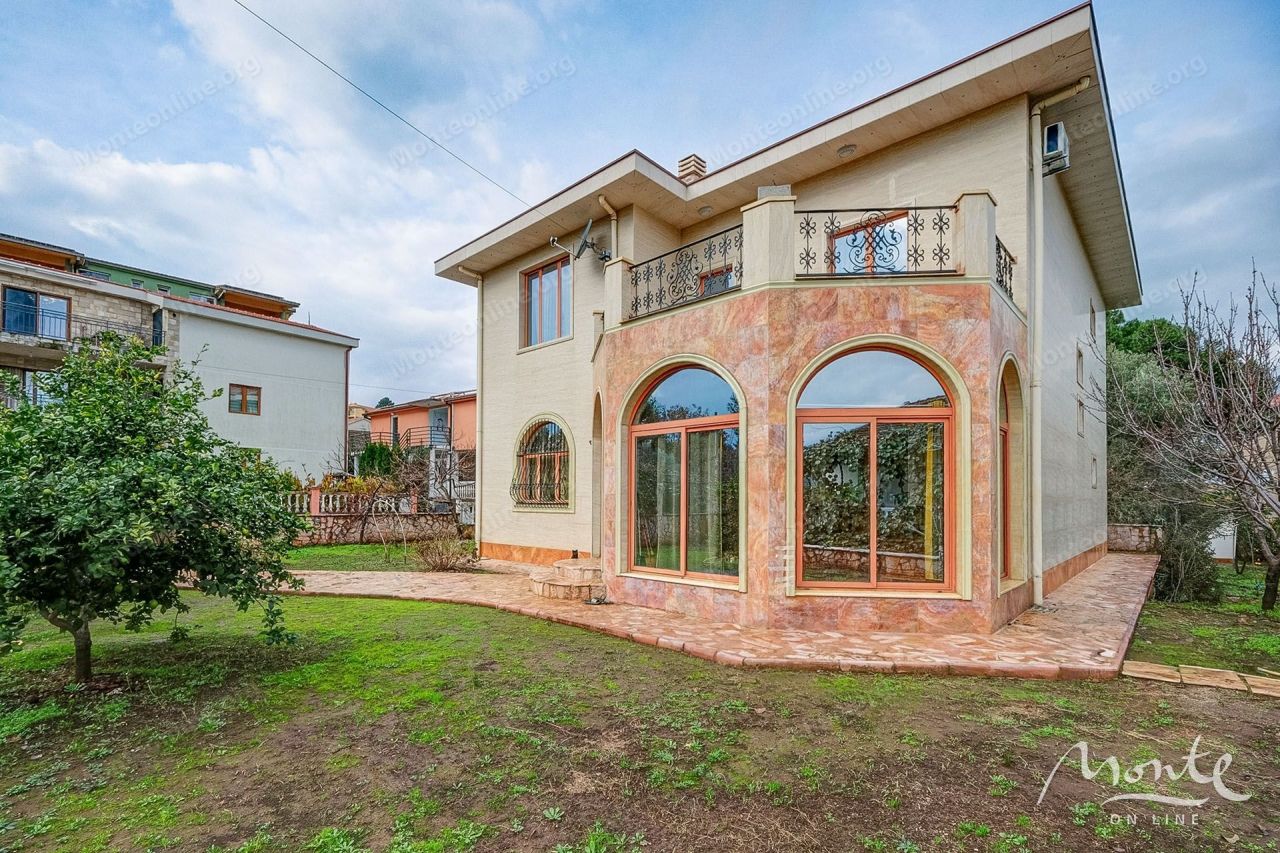 Villa in Radovici, Montenegro, 372 m² - Foto 1