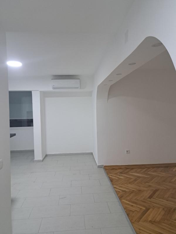 Flat in Bar, Montenegro, 60 m² - picture 2