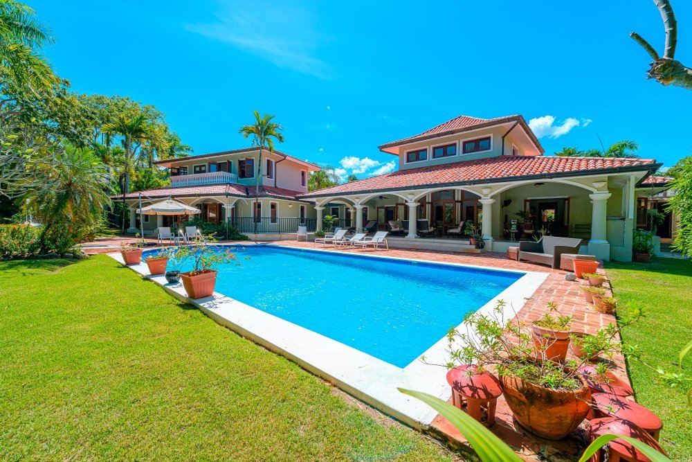 Villa in Sosua, Dominican Republic, 541 m² - picture 1