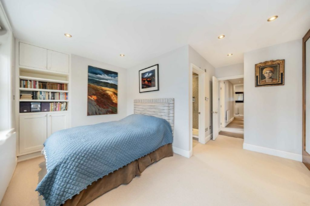 Flat in London, United Kingdom, 101 m² - picture 1