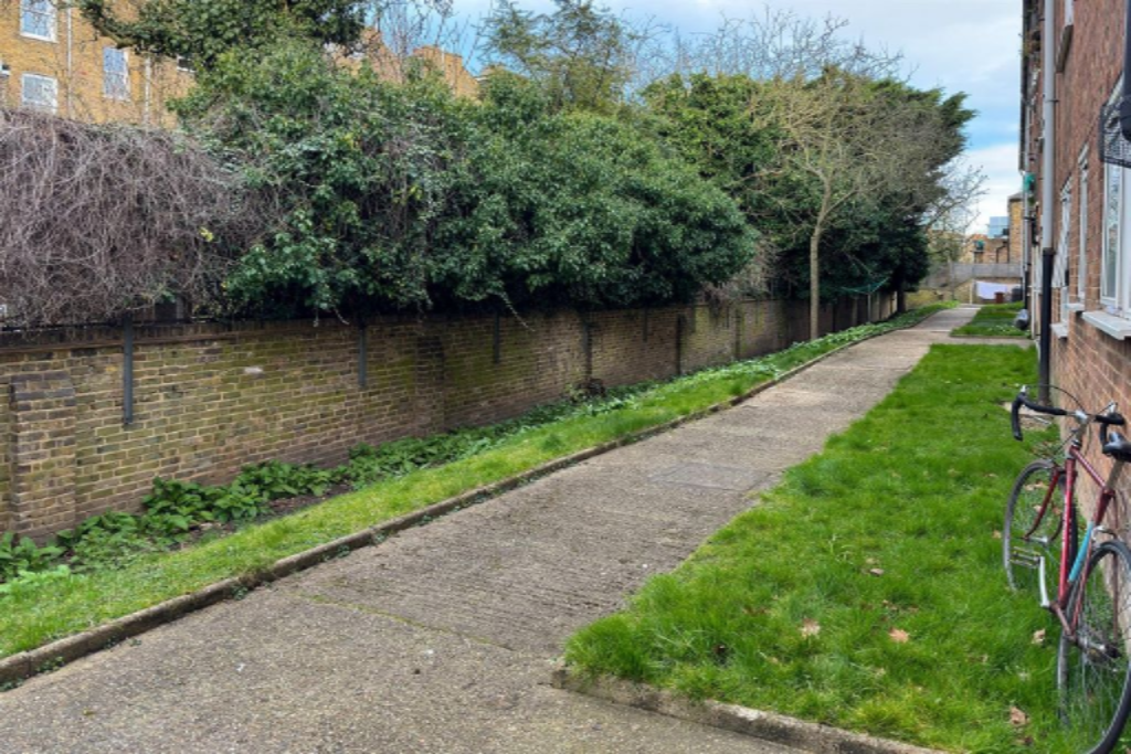 Flat in London, United Kingdom, 56 m² - picture 2