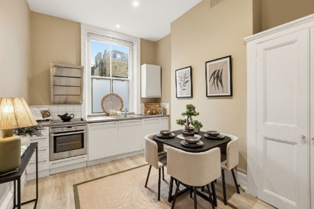 Flat in London, United Kingdom, 91 m² - picture 2