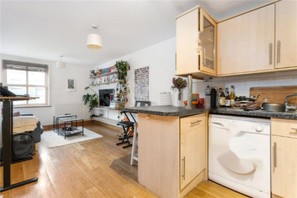 Flat in London, United Kingdom, 44 m² - picture 3