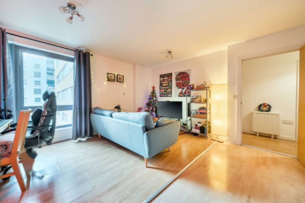 Flat in London, United Kingdom, 47 m² - picture 4