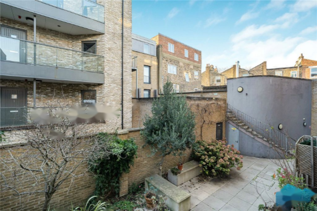 Flat in London, United Kingdom, 39 m² - picture 4