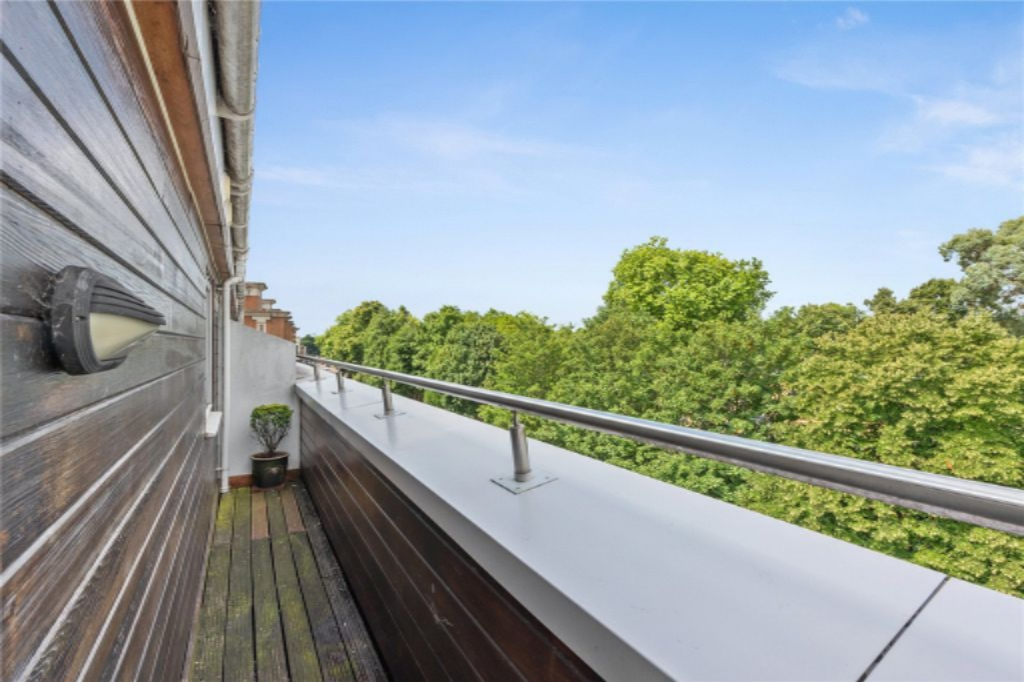 Flat in London, United Kingdom, 42 m² - picture 4