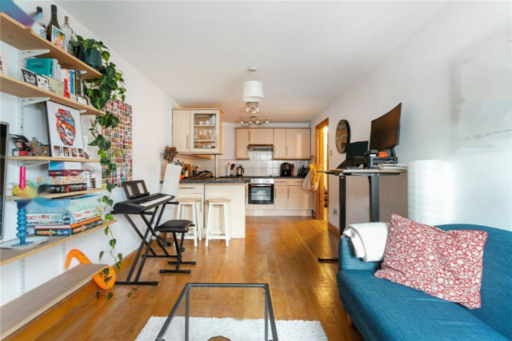 Flat in London, United Kingdom, 44 m² - picture 7