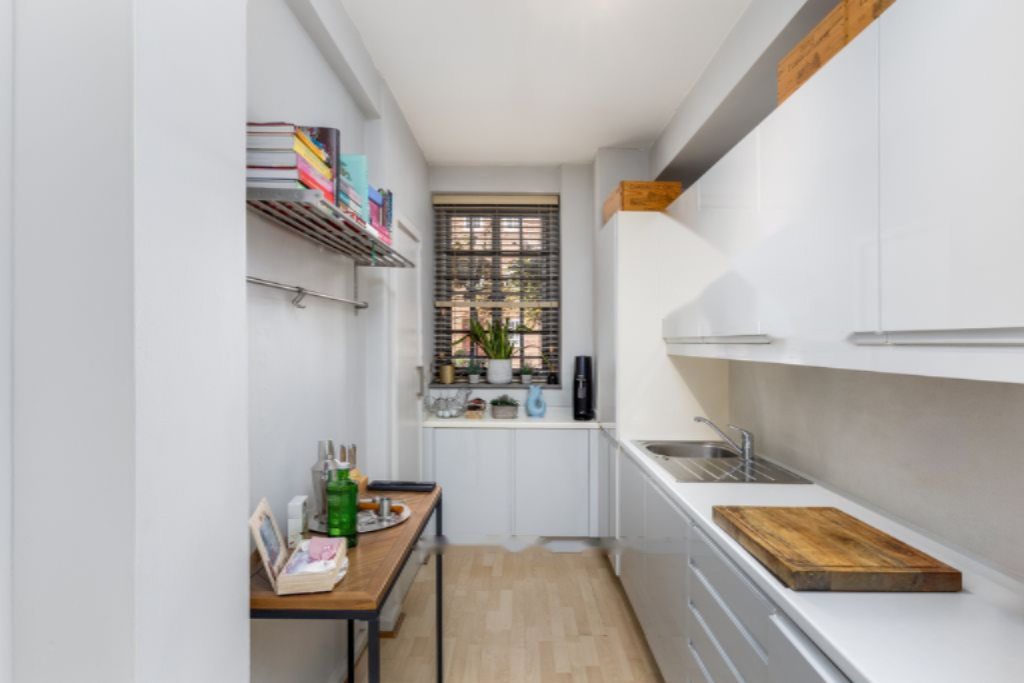 Flat in London, United Kingdom, 72 m² - picture 7