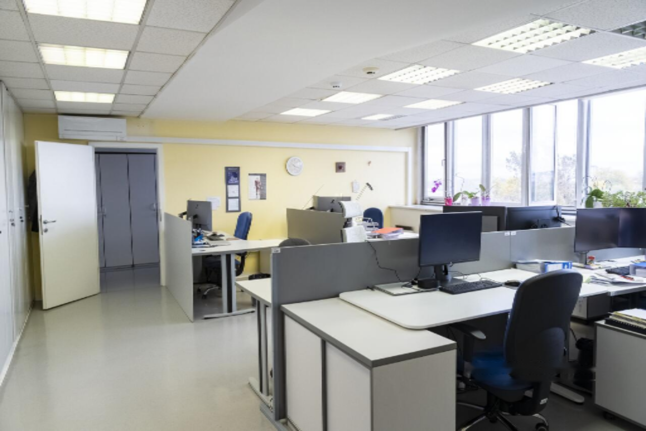 Ufficio a Lubiana, Slovenia, 2 406 m² - foto 8