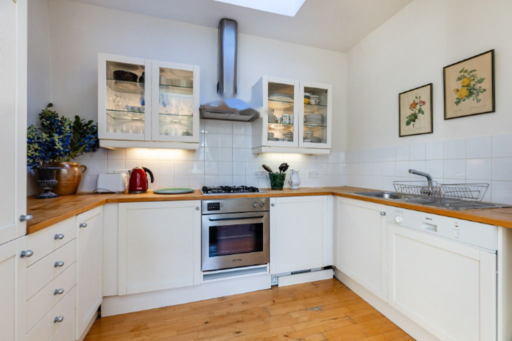 Flat in London, United Kingdom, 65 m² - picture 8