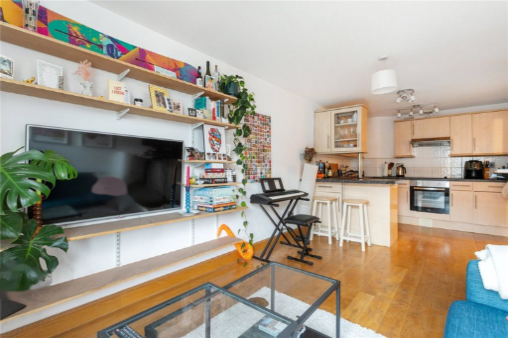 Flat in London, United Kingdom, 44 m² - picture 9