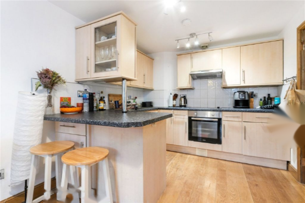 Flat in London, United Kingdom, 44 m² - picture 10