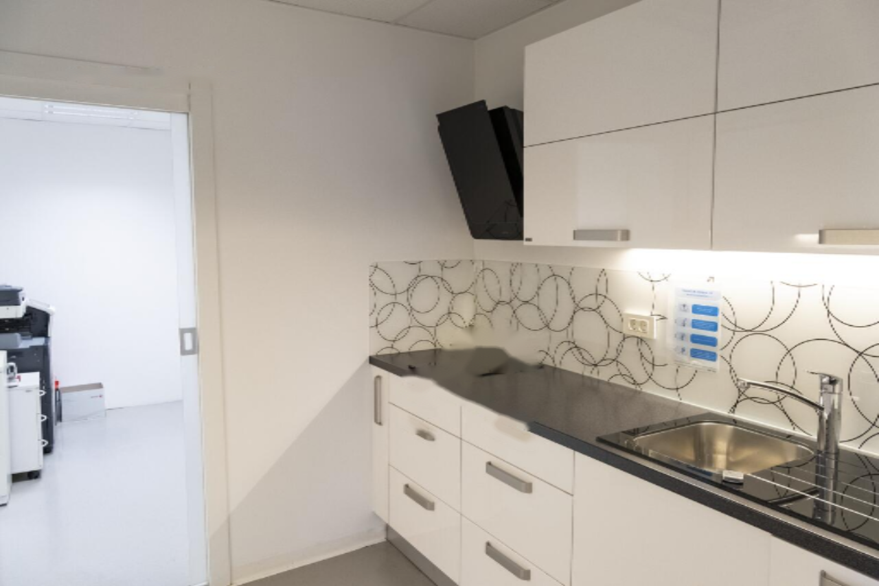 Ufficio a Lubiana, Slovenia, 2 406 m² - foto 11