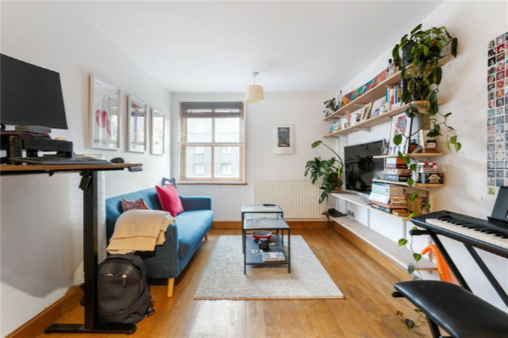 Flat in London, United Kingdom, 44 m² - picture 11