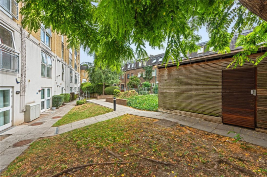 Flat in London, United Kingdom, 42 m² - picture 12