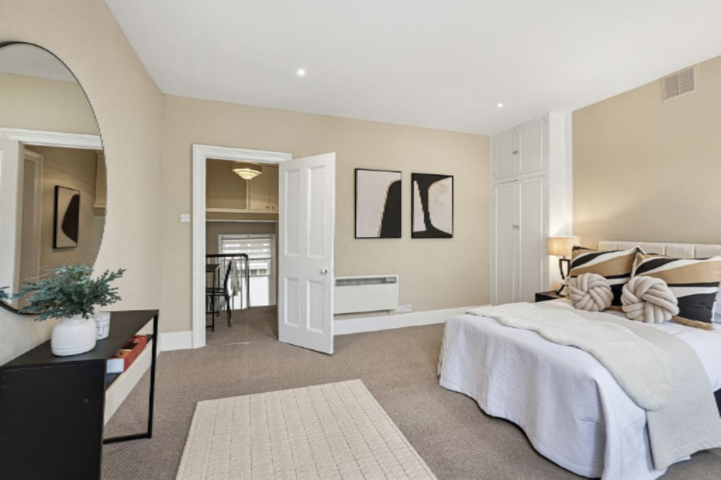 Flat in London, United Kingdom, 105 m² - picture 13