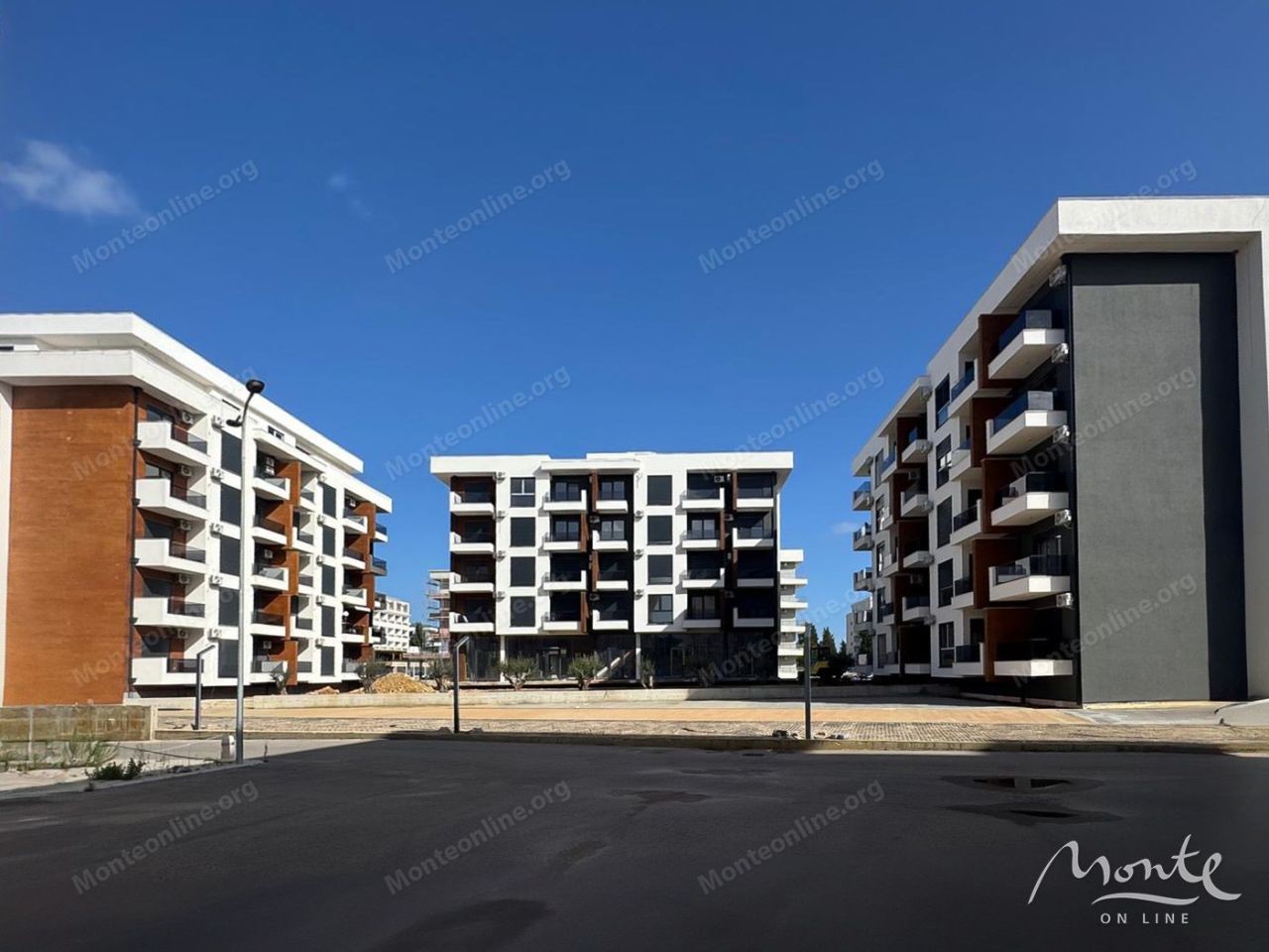 Apartment in Ulcinj, Montenegro, 69 m² - picture 2