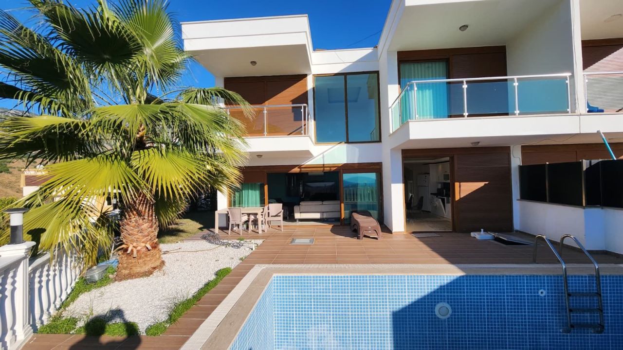Villa in Alanya, Türkei, 295 m² - Foto 1