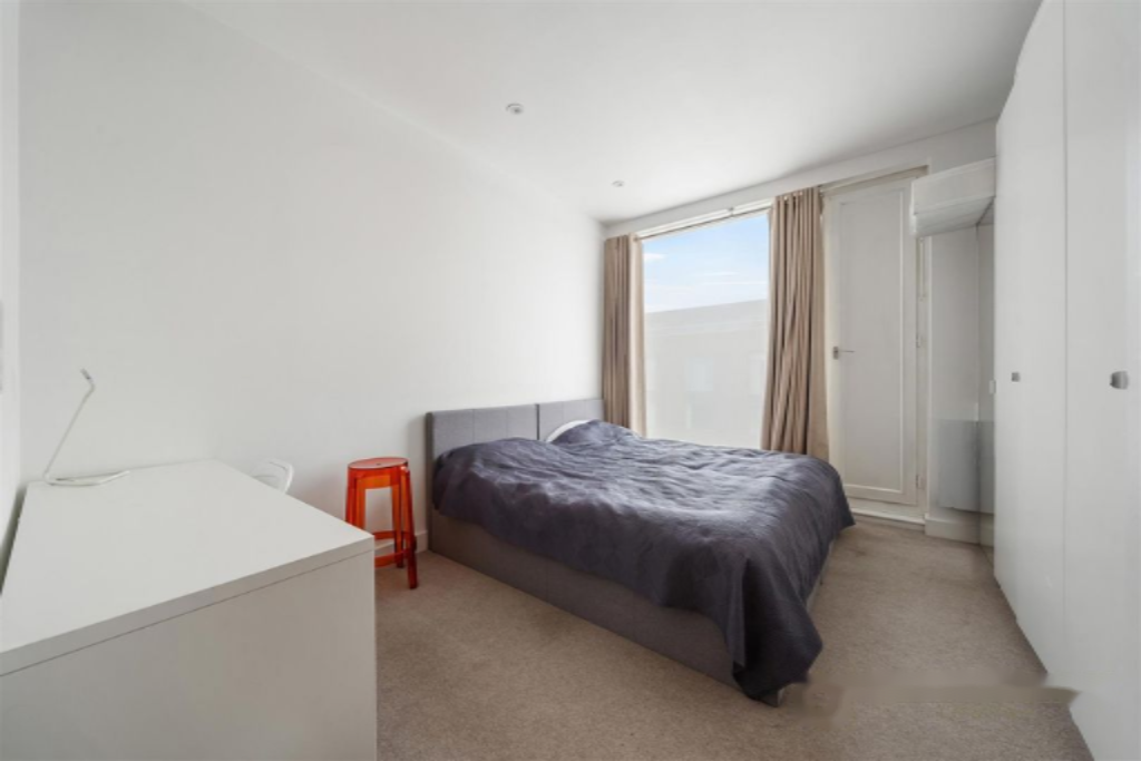 Flat in London, United Kingdom, 195 m² - picture 2