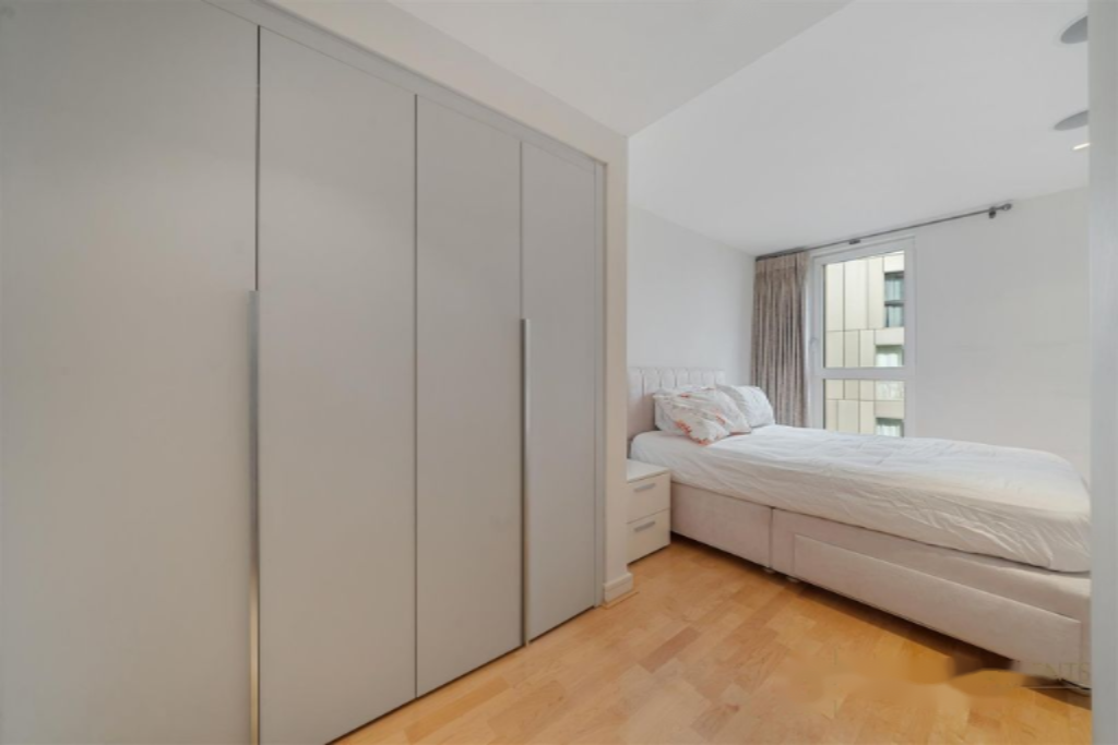 Flat in London, United Kingdom, 50 m² - picture 2