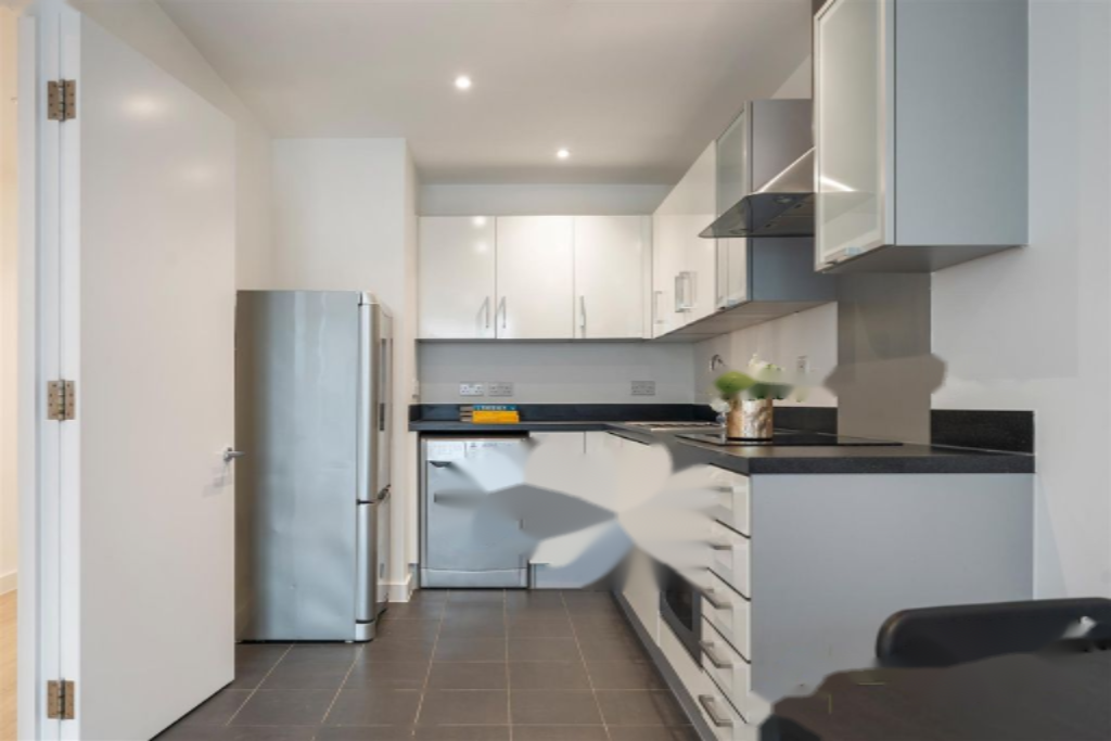 Flat in London, United Kingdom, 42 m² - picture 3