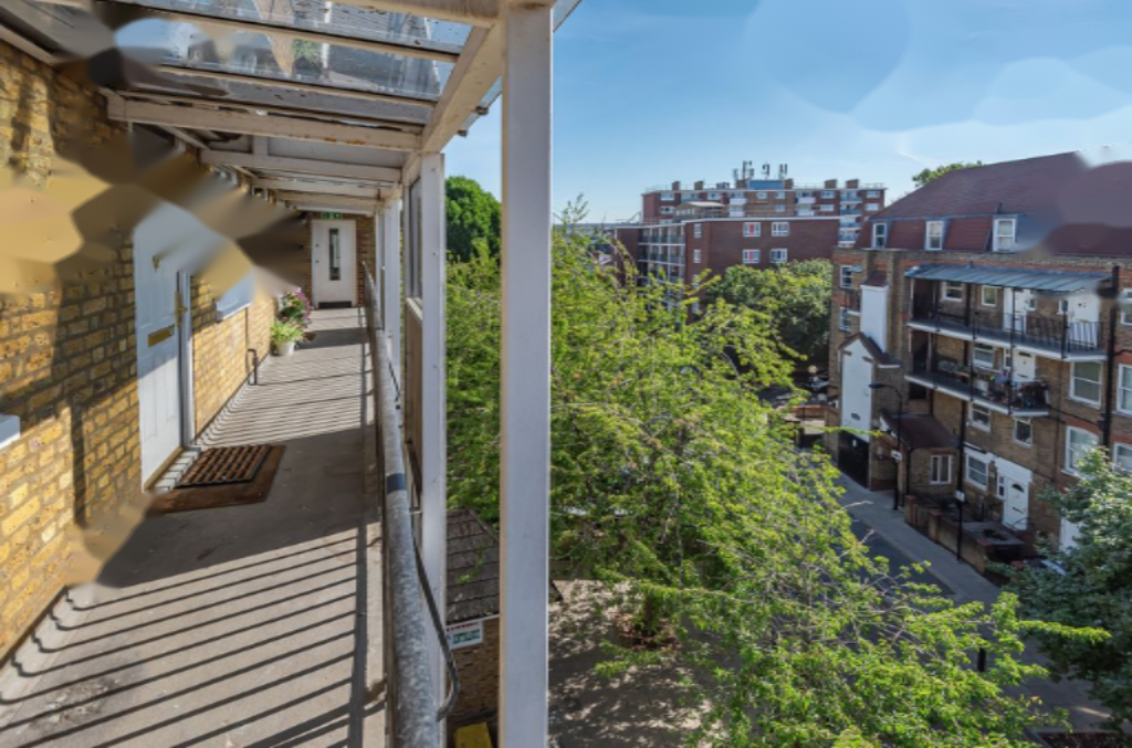 Flat in London, United Kingdom - picture 3