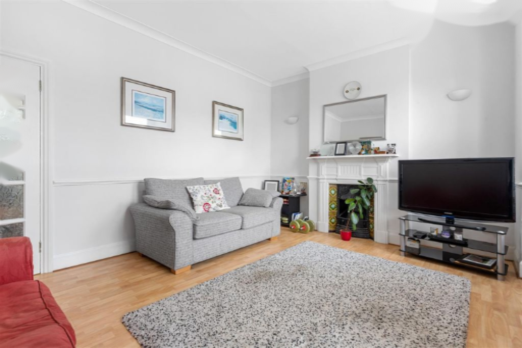 Flat in London, United Kingdom, 67 m² - picture 4