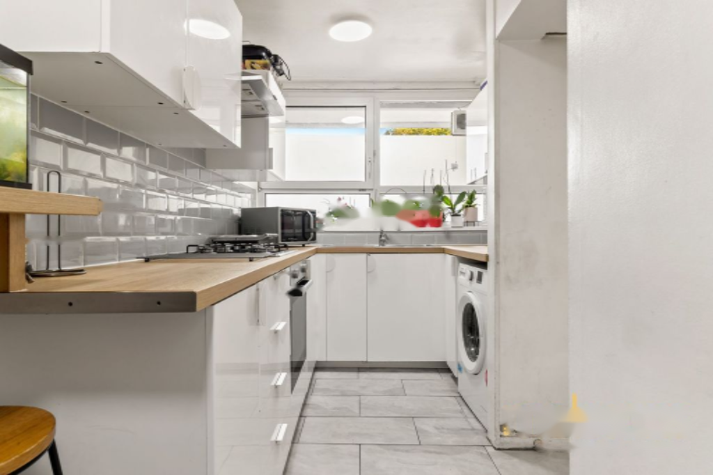 Flat in London, United Kingdom, 69 m² - picture 7