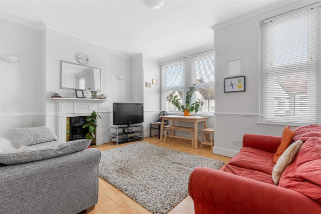 Flat in London, United Kingdom, 67 m² - picture 7