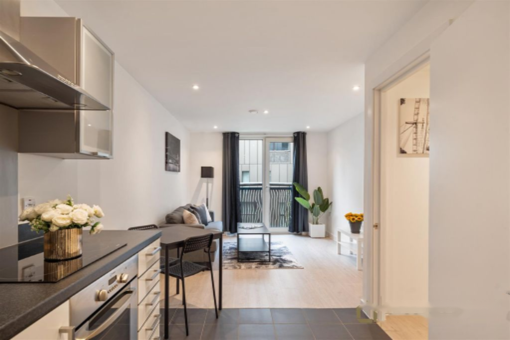 Flat in London, United Kingdom, 42 m² - picture 8