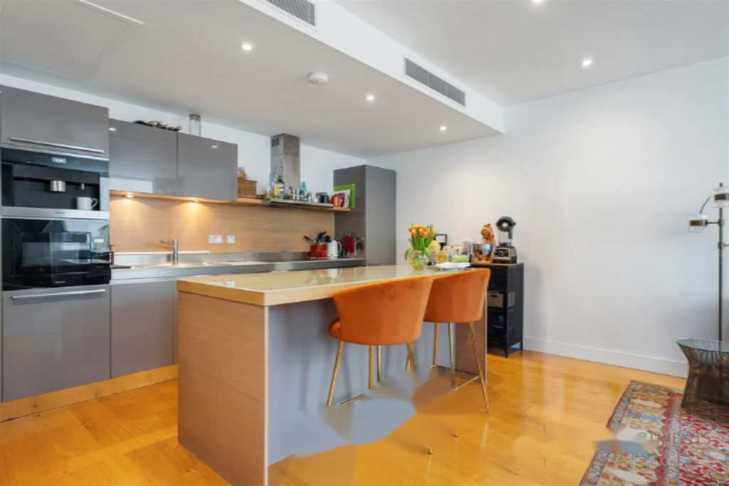 Flat in London, United Kingdom, 195 m² - picture 8